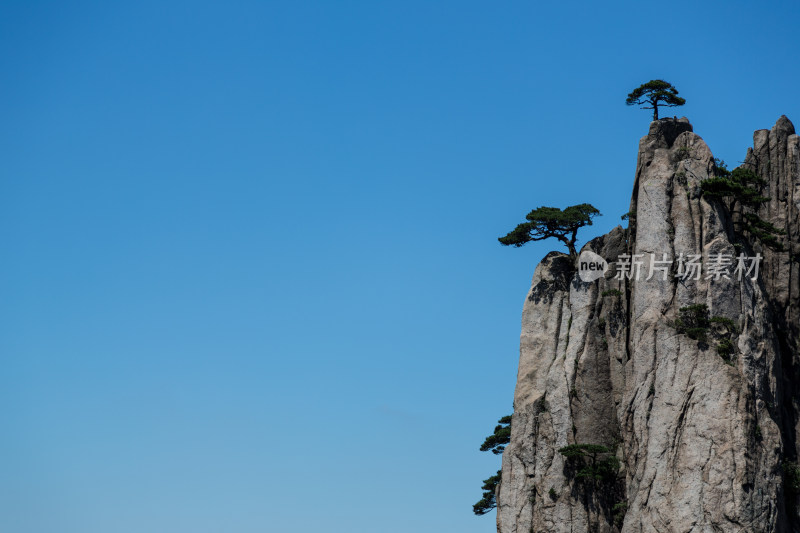 形态各异的山峰