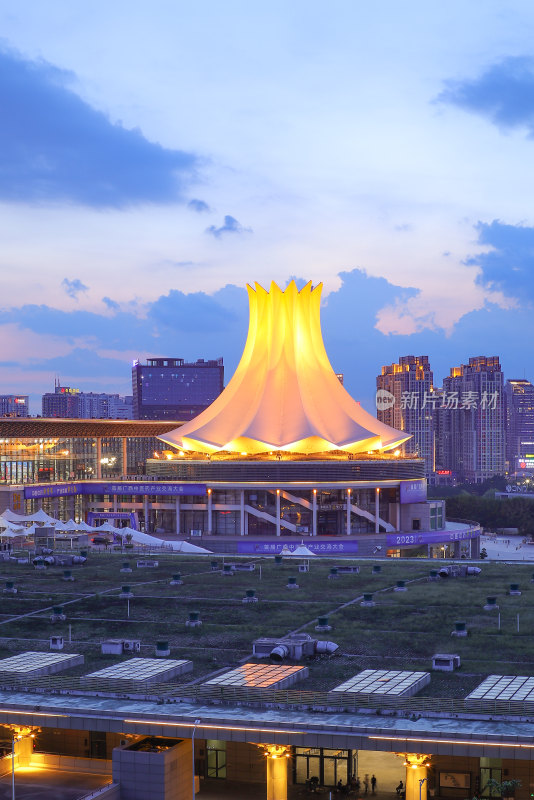 广西南宁国际会展中心城市风光建筑夜景