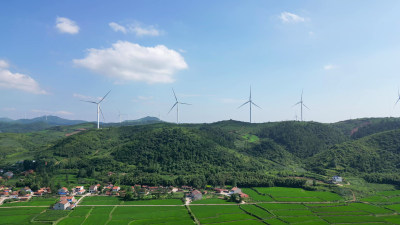 航拍风力发电绿色能源风车