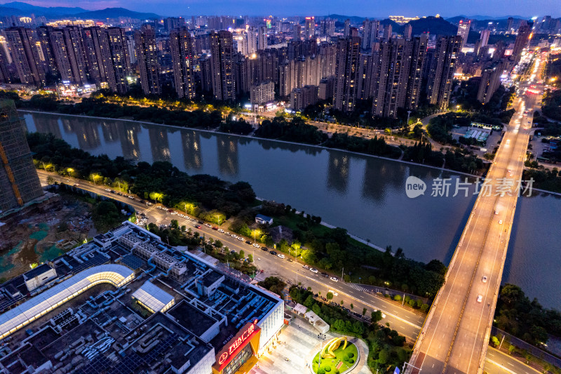 宜宾城市夜幕降临夜景灯光航拍图