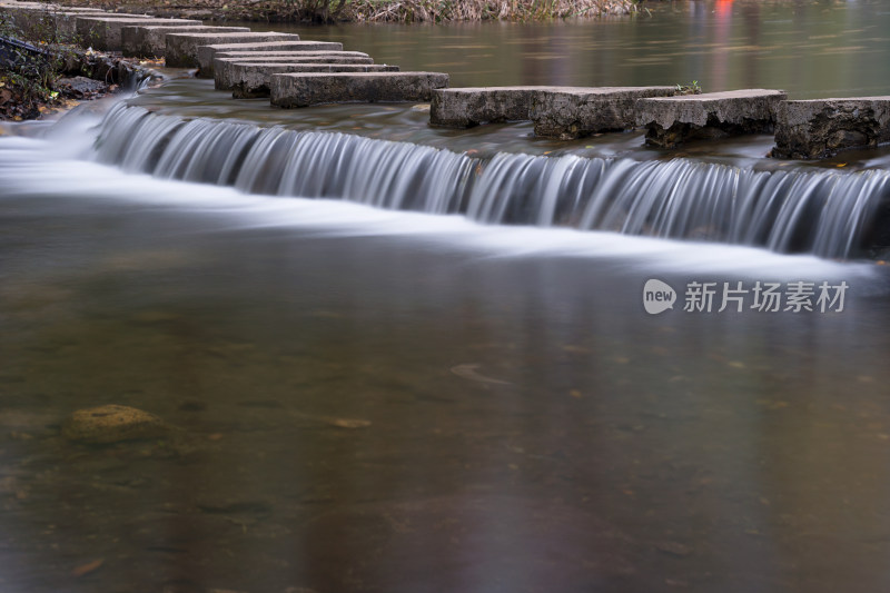 山区的水流慢门摄影