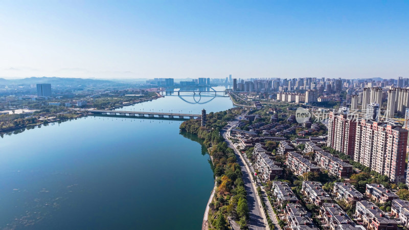 城市桥梁与高楼风景