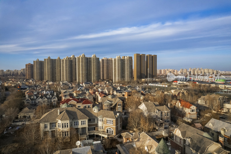 城镇风光中高层住宅与别墅并存景象