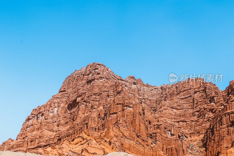 天山大峡谷的奇峰怪石