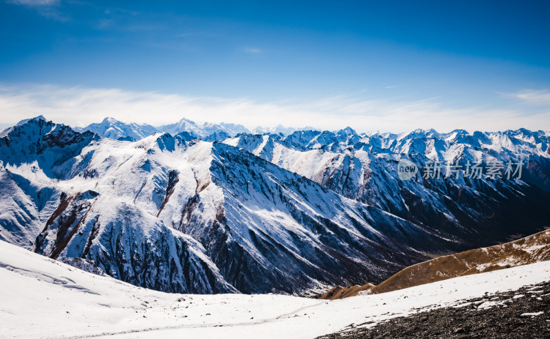 新疆天山山脉雪山山峰山脉