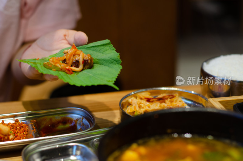 苏子叶包肉菜