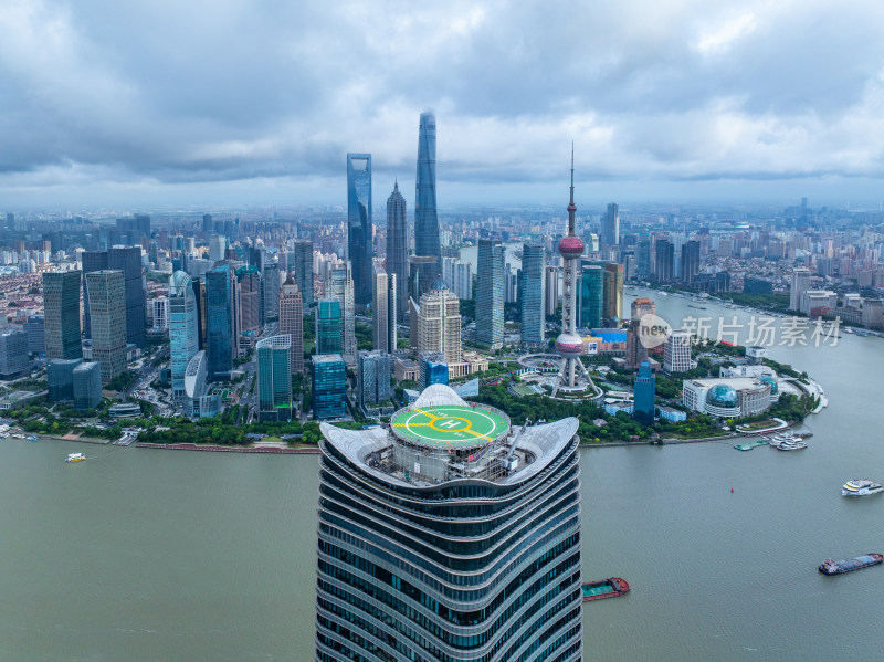 上海台风暴风雨来临前黑云压城航拍