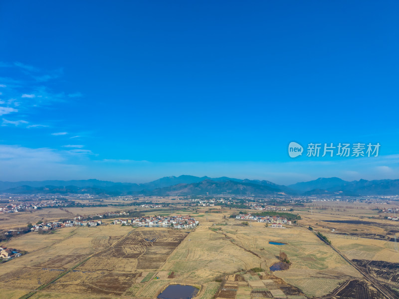 城郊农田及建筑航拍景象