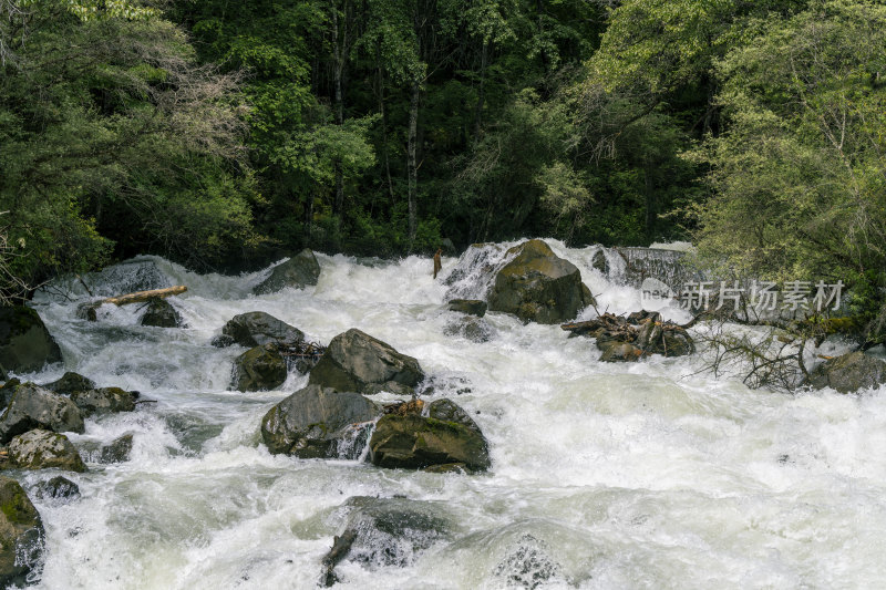 松潘县松坪沟白蜡海景区白蜡飞瀑