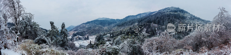 冰雪覆盖的衡山静谧山林农家屋舍【接片】