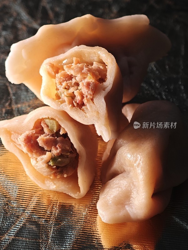 内馅饱满的美味饺子