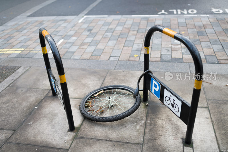 伦敦 街景 自行车停车桩 轮胎