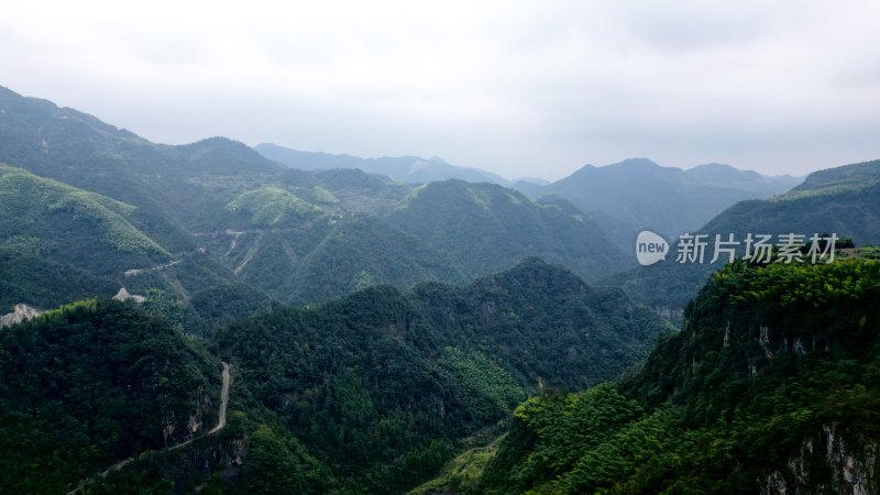 浙江杭州悬崖村 山顶村庄 山脉