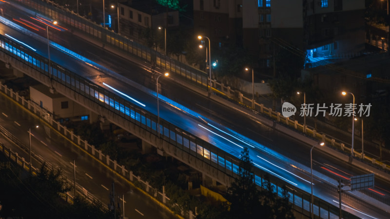夜晚的高架桥