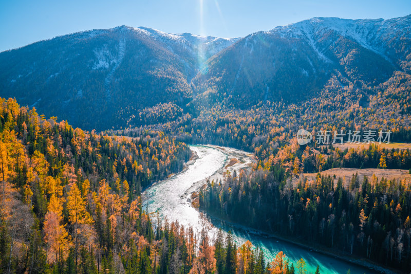 新疆阿勒泰喀纳斯风景区月亮湾