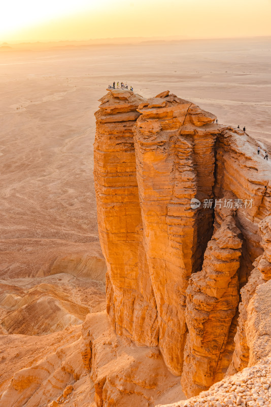 沙特阿拉伯世界之崖日落前的风景