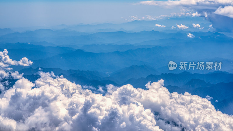 飞机上拍摄的甘南藏族自治州舟曲县的群山