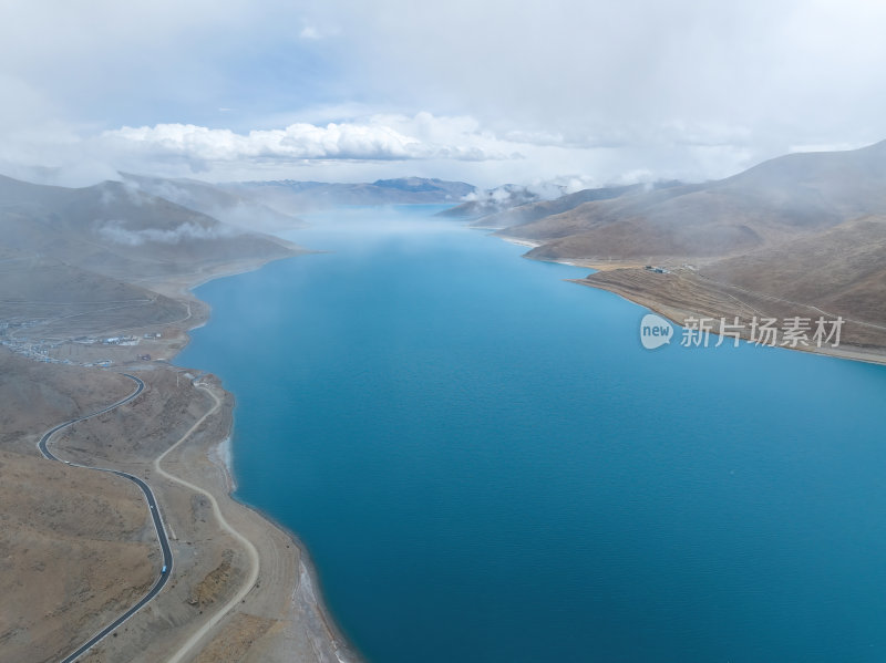 西藏山南羊卓雍措圣湖神湖蓝色高空航拍