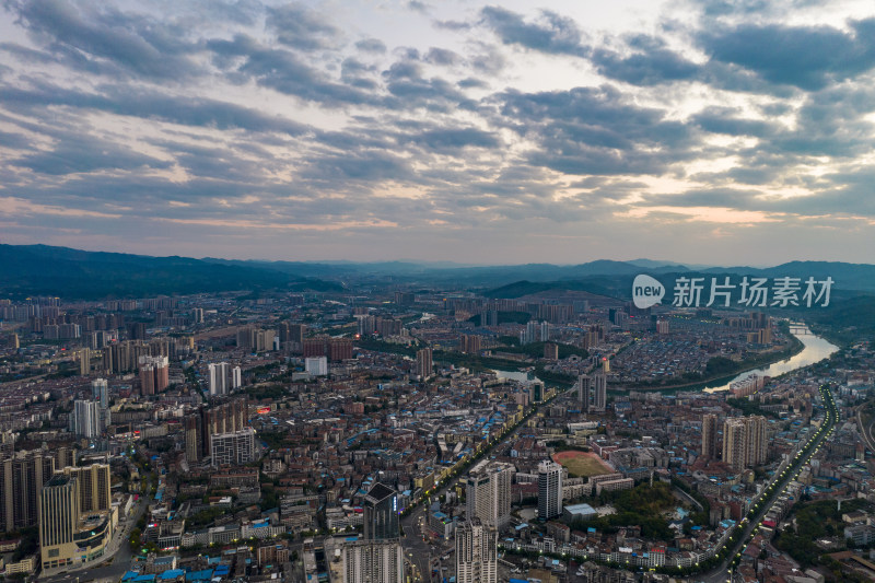 城市夜幕降临晚霞夕阳航拍