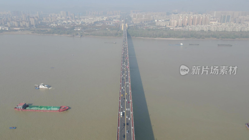 航拍江苏南京长江大桥城市交通