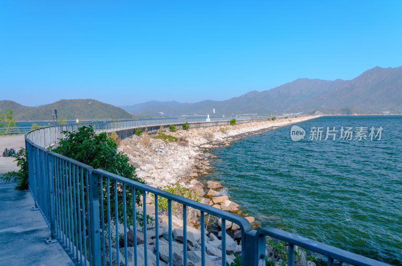 香港大埔大美督船湾淡水湖水坝旅游景区