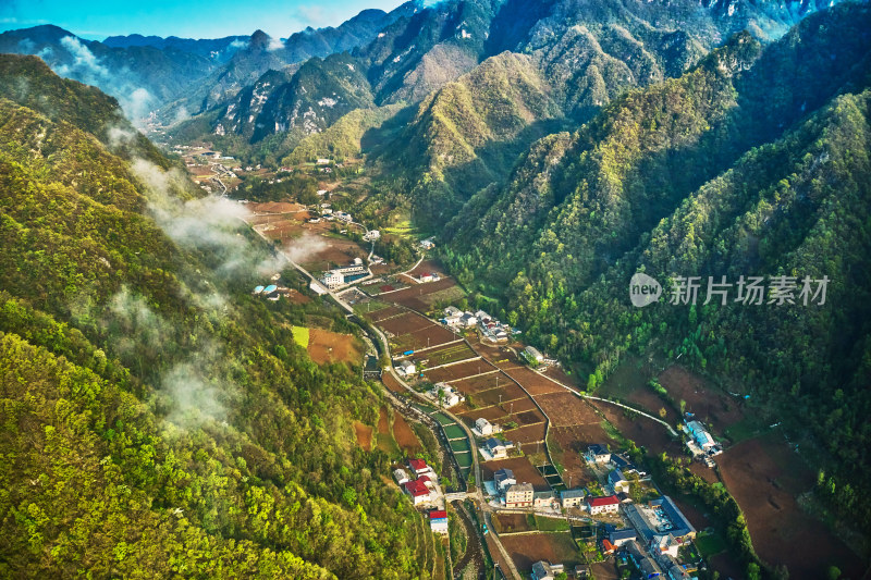 湖南神农架林区太阳坪自然保护区长坊村