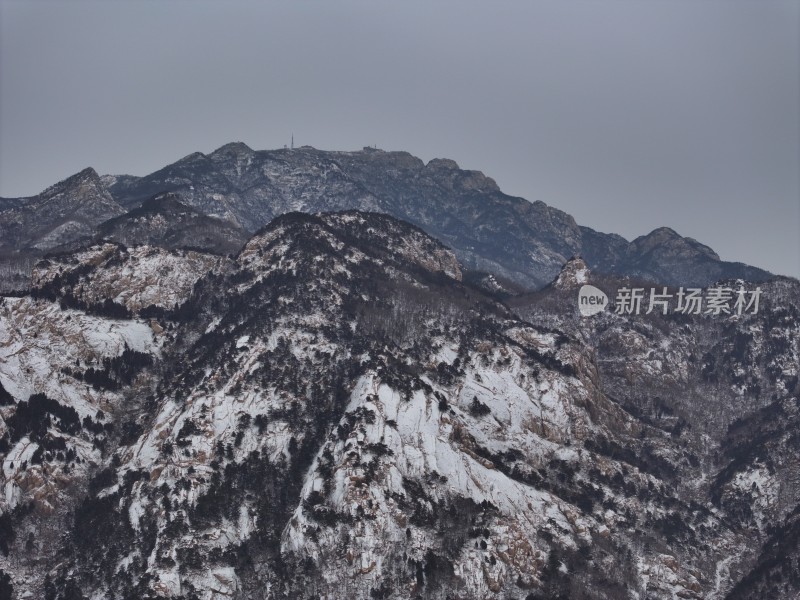 雪后泰安银装素裹