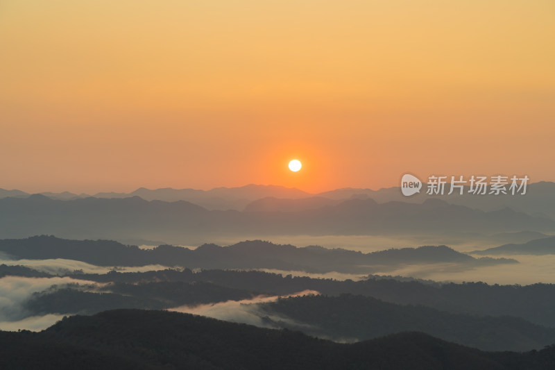 云海日出