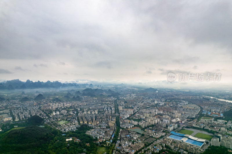 广西桂林城市清晨迷雾云海风景航拍摄影图