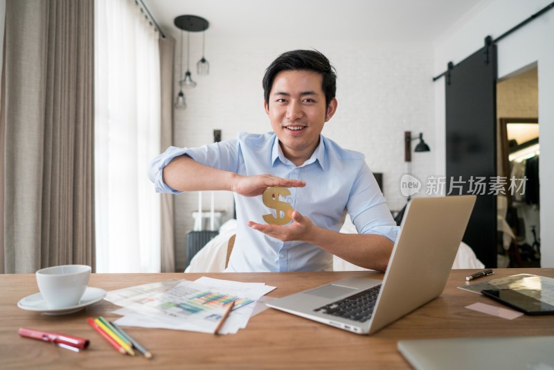 一个年轻男人的商务旅程