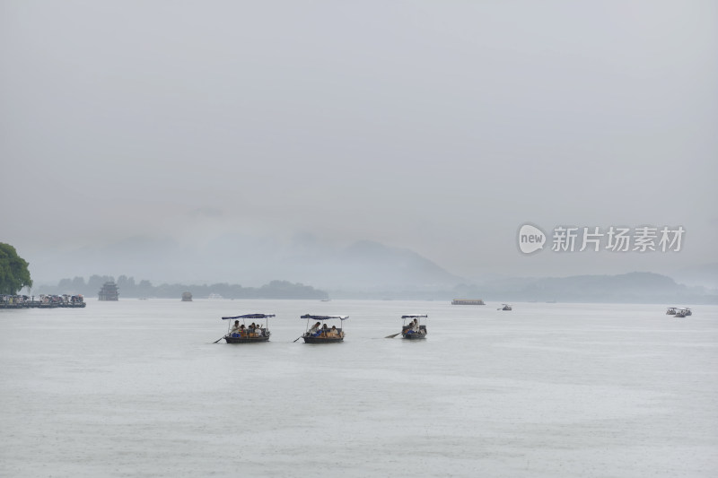 烟雨中的杭州西湖