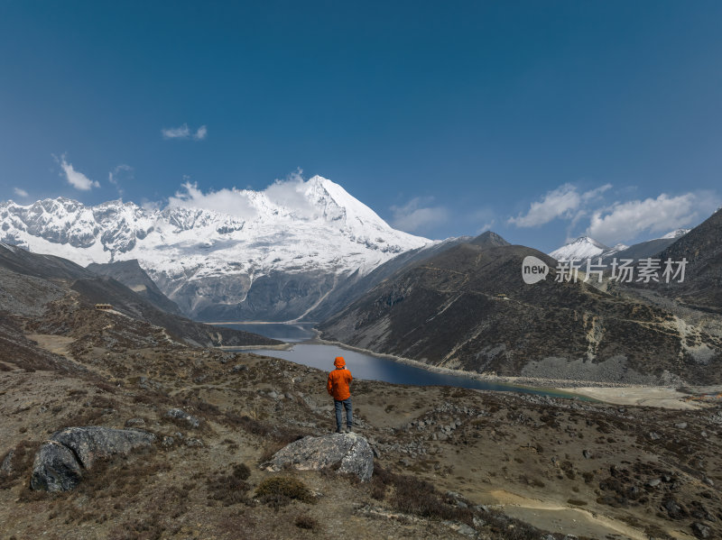 西藏山南洛扎秘境库拉岗日白马林措航拍