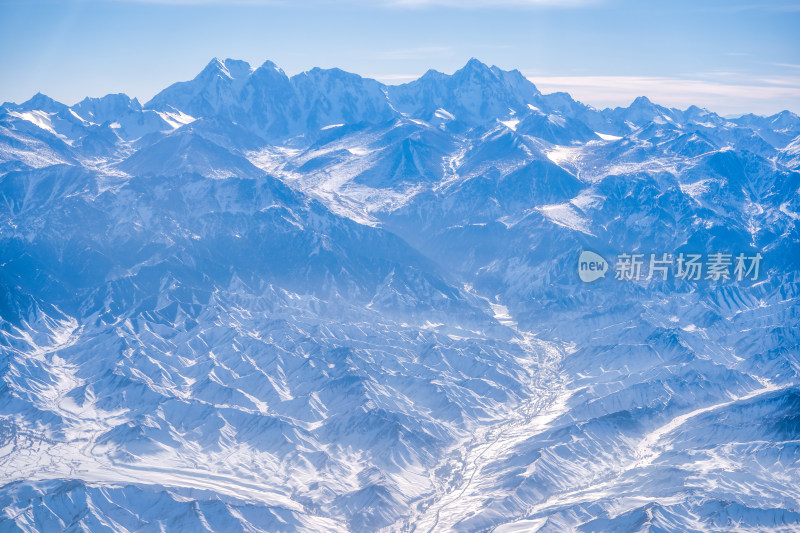 中国新疆博格达峰雪山