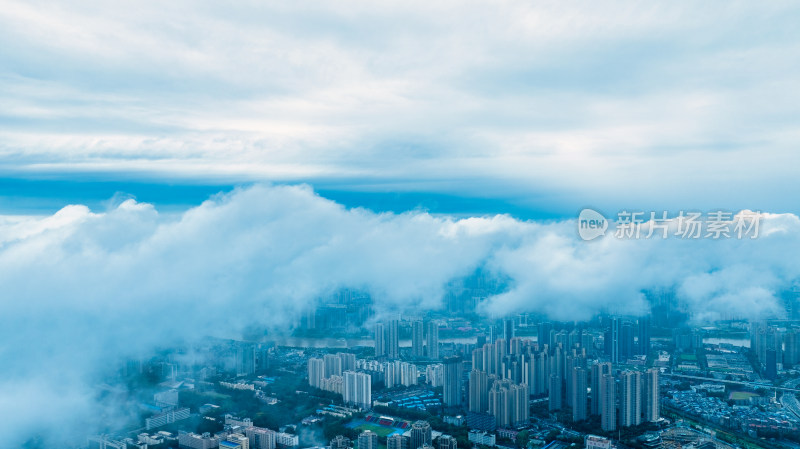 湖北武汉硚口区阴云天气城市航拍