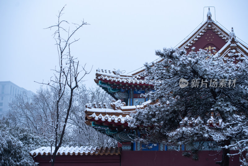 中式古建筑雪景