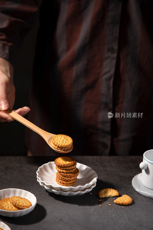 小圆饼干简约日式休闲零食