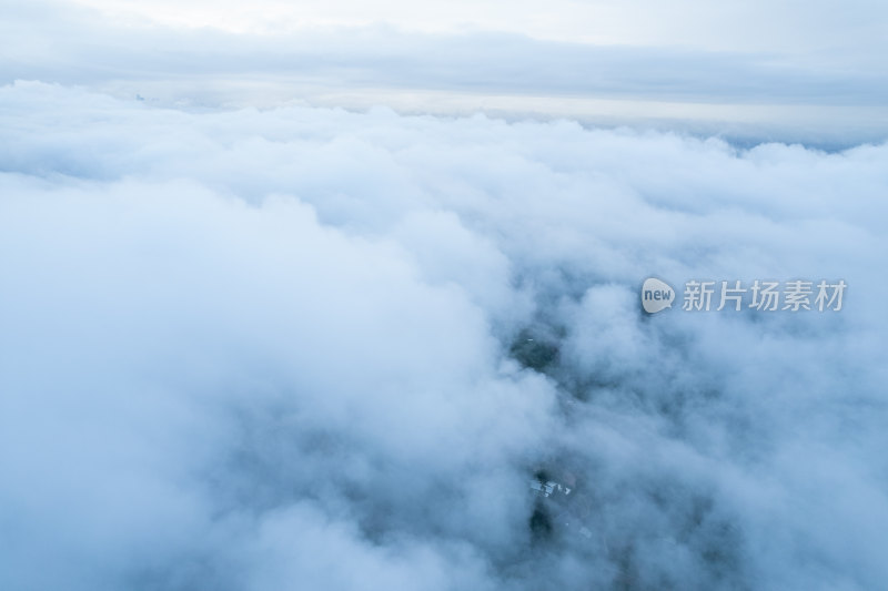 天空云雾缭绕风起云涌唯美风光航拍全景