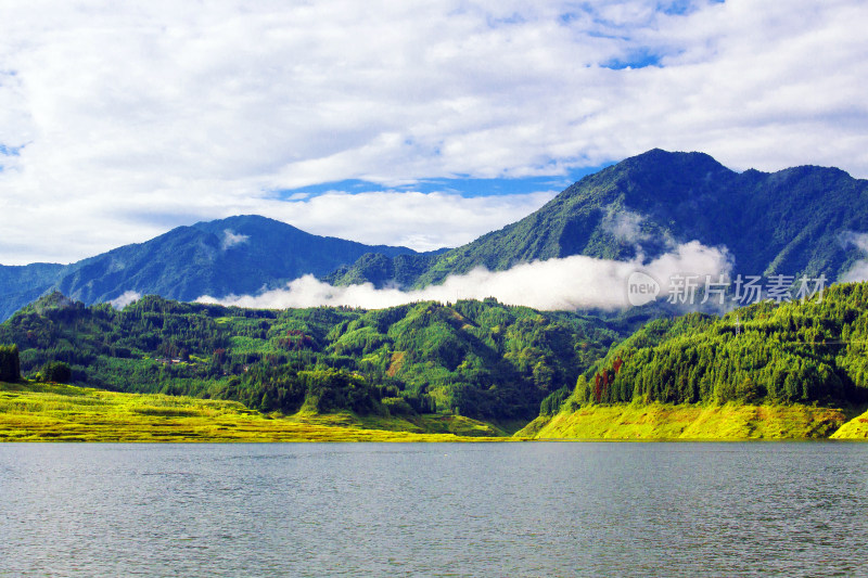 风景湖泊雅女湖