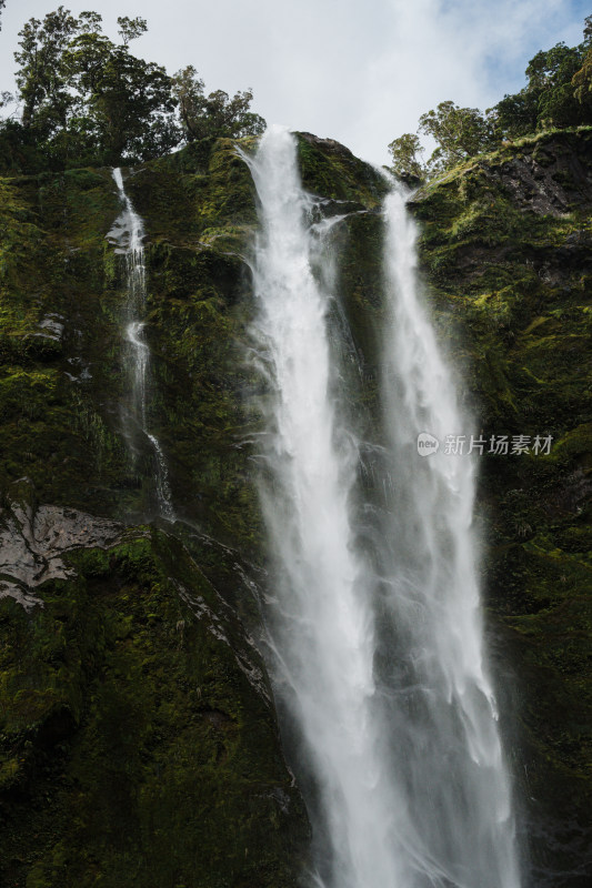 新西兰米佛峡湾Milford Sound