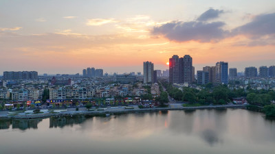 航拍四川眉山城市风光眉山夜幕晚霞摄影图