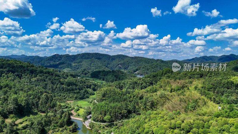 大自然青山绿水蓝天白云金山银山航拍