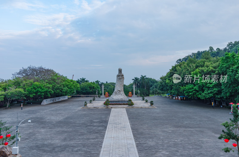 广州南沙天后宫景区广场天后圣像雕塑