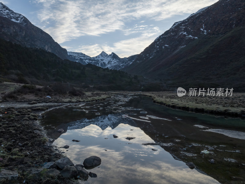 西藏日喀则珠峰东坡嘎玛沟喜马拉雅山脉航拍