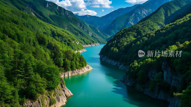 山谷河流自然风光全景