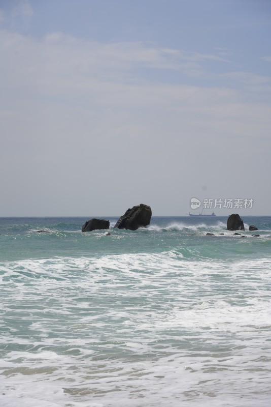 海南三亚万宁日月湾海浪