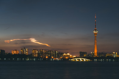 北京玉渊潭晚霞夜景