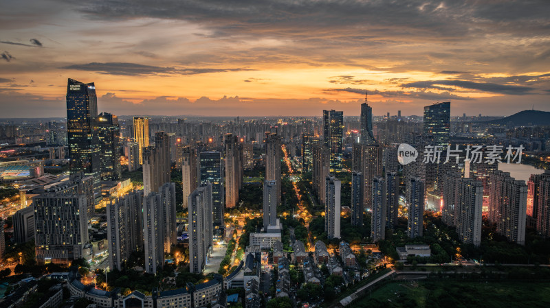 夜幕中的合肥政务区