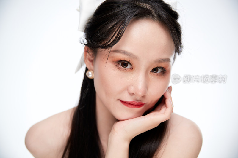 女性婚纱妆面