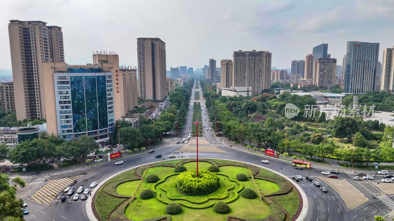 城市绿化植物眉山交通转盘航拍图