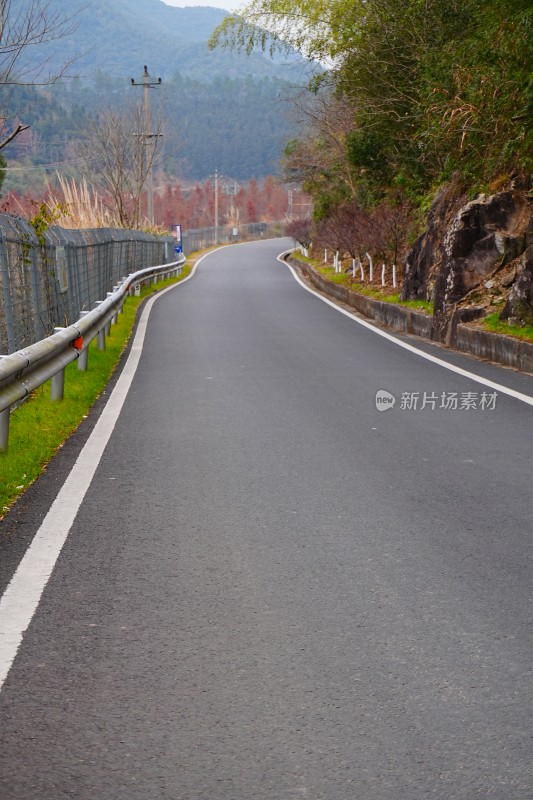 山上的柏油路、道路